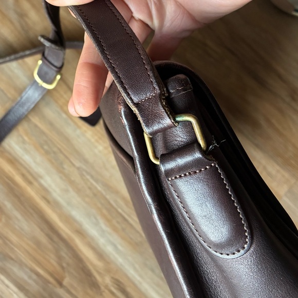 Vintage Coach Dark Brown Leather Shoulder Bag - Picture 3 of 11